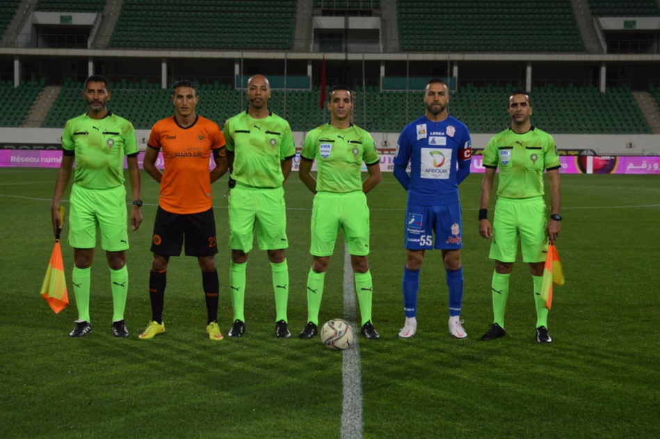 نهضة بركان يقتنص فوزاً ثميناً على حساب مضيفه حسنية أكادير نهضة بركان يقتنص فوزاً ثميناً على حساب مضيفه حسنية أكادير