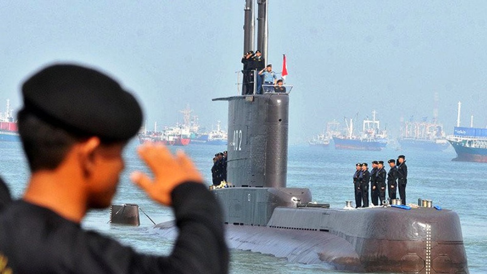 إندونيسيا تُعْلِنْ عن جديد غواصتها المفقودة التي كان على متنها 53 بحاراً إندونيسيا تُعْلِنْ عن جديد غواصتها المفقودة التي كان على متنها 53 بحاراً