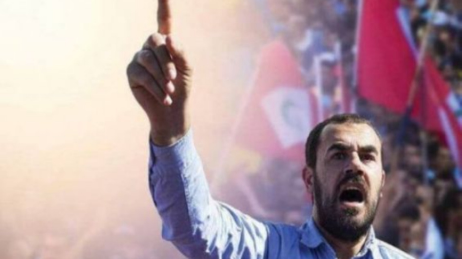والد ناصر الزفزافي يفجر فضيحة إعلامية من العيار الثقيل