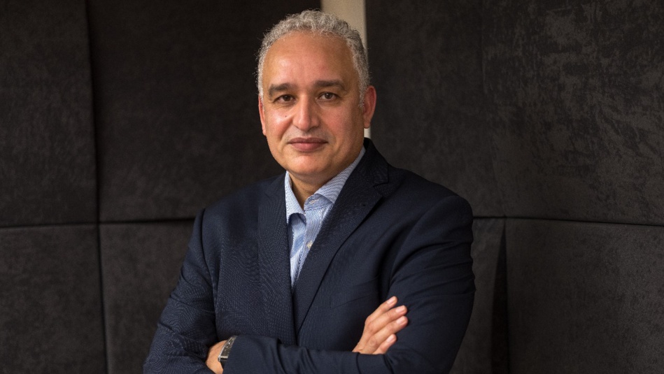 الدكتور الطيب حمضي طبيب وباحث في السياسات والنظم الصحية ورئيس النقابة الوطنية للطب العام بالمغرب الدكتور الطيب حمضي طبيب وباحث في السياسات والنظم الصحية ورئيس النقابة الوطنية للطب العام بالمغرب