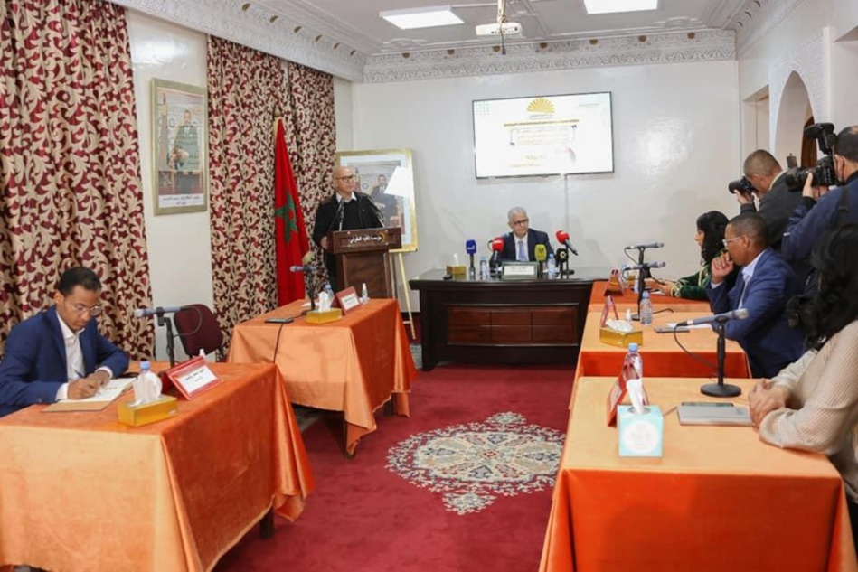 الأستاذ نزار بركة في ضيافة مؤسسة "الفقيه التطواني" الأستاذ نزار بركة في ضيافة مؤسسة "الفقيه التطواني"