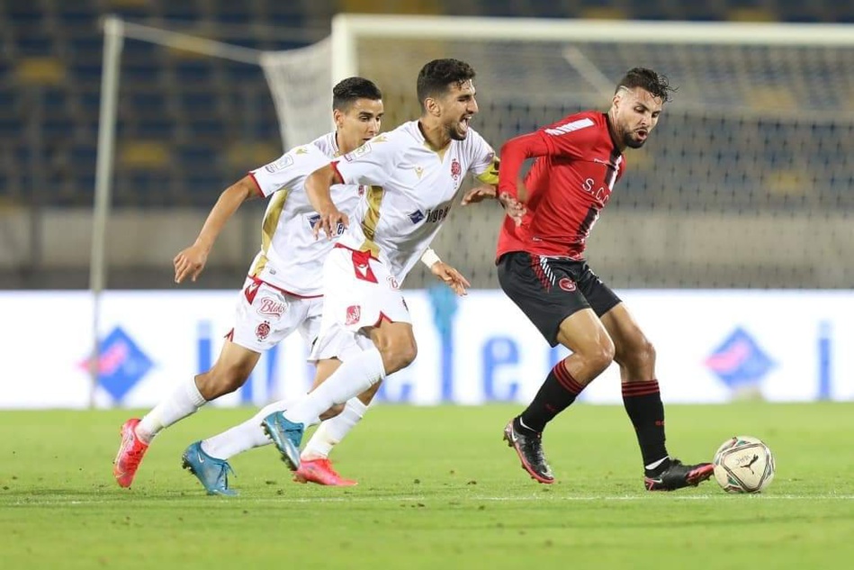 منافسات كأس العرش.. الجيش الملكي يهزم الرجاء والوداد تقسو على شباب المحمدية ويعبُران لنصف نهائي "الكأس الفضية" منافسات كأس العرش.. الجيش الملكي يهزم الرجاء والوداد تقسو على شباب المحمدية ويعبُران لنصف نهائي "الكأس الفضية"