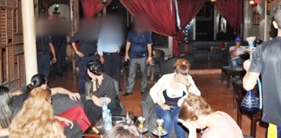 اقتحام مقهى بتارودانت اخترقت حالة الطوارئ الصحية اقتحام مقهى بتارودانت اخترقت حالة الطوارئ الصحية