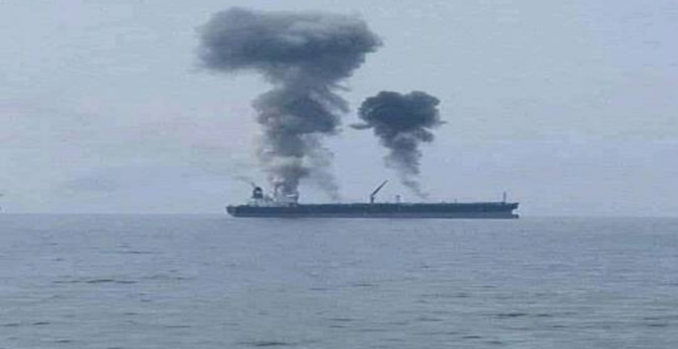 انفجار في ناقلة نفط قبالة ساحل بانياس بسوريا انفجار في ناقلة نفط قبالة ساحل بانياس بسوريا