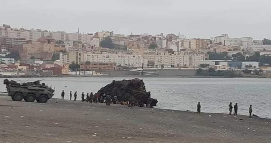 عاجل: إنزال عسكري إسباني مكثف بالحدود الوهمية بسبتة المحتلة عاجل: إنزال عسكري إسباني مكثف بالحدود الوهمية بسبتة المحتلة