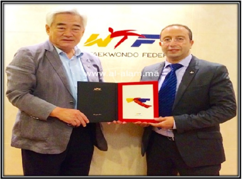 الاتحاد الدولي للتايكوندو يمنح رئيس الجامعة الملكية أعلى شهادة في رياضة التايكوندو الاتحاد الدولي للتايكوندو يمنح رئيس الجامعة الملكية أعلى شهادة في رياضة التايكوندو