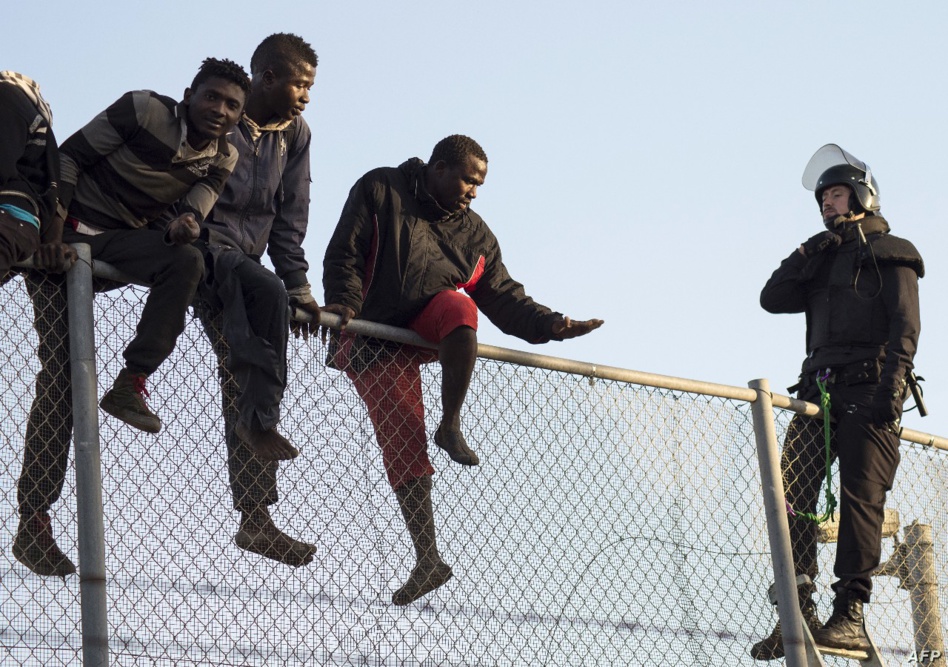 مهاجرون يقتحمون السياج الحدودي لمدينة مليلة المحتلة