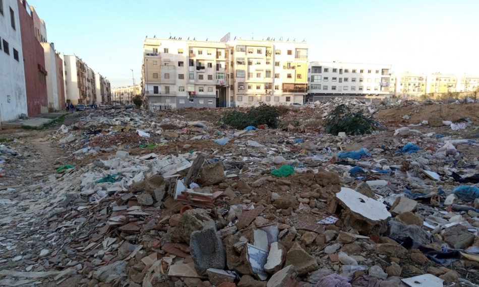 بسبب عجز مجلس الجماعة ونفي شركات جمع النفايات المنزلية مسؤوليتها عن ذلك بسبب عجز مجلس الجماعة ونفي شركات جمع النفايات المنزلية مسؤوليتها عن ذلك