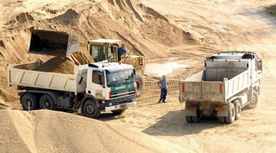 ملف نهب الرمال بالعرائش دخل قبة البرلمان واختفى.. ملف نهب الرمال بالعرائش دخل قبة البرلمان واختفى..