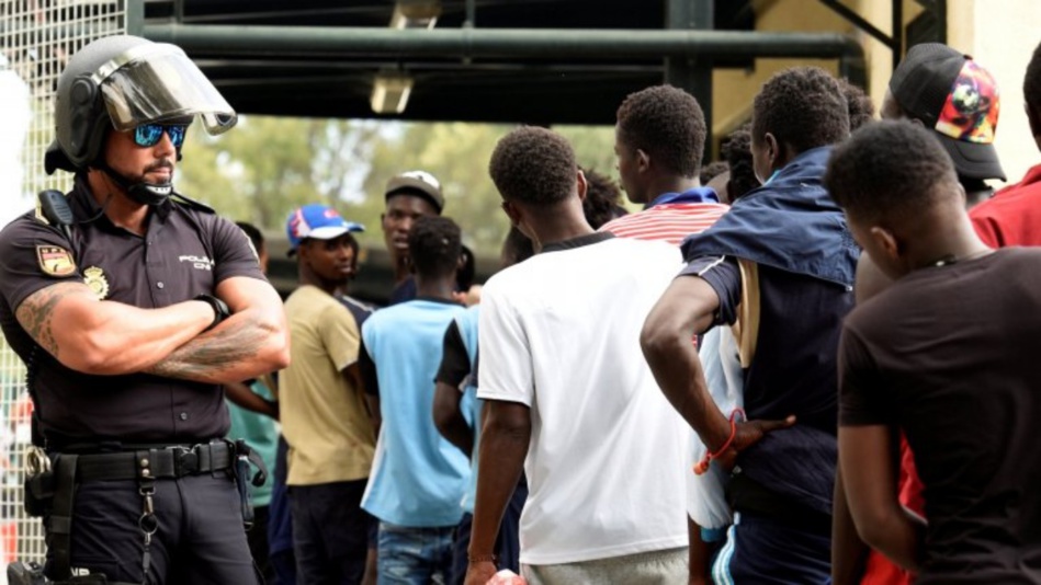 يمنيون ينفون تصريحات وزير الداخلية الإسباني حول حيثيات ترحيلهم قسرا نحو المغرب يمنيون ينفون تصريحات وزير الداخلية الإسباني حول حيثيات ترحيلهم قسرا نحو المغرب