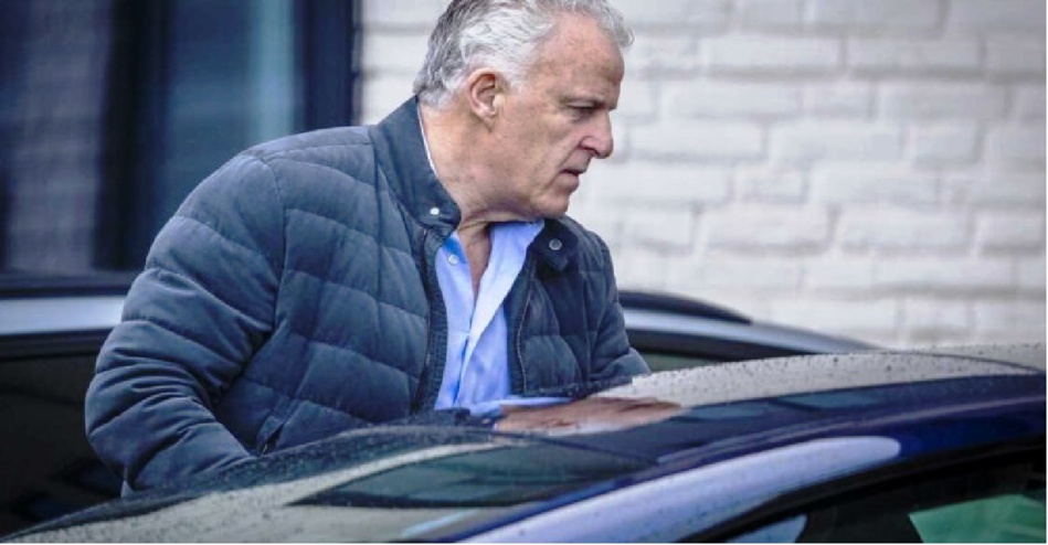 وفاة صحافي هولندي بعد تلقيه لرصاصات في الشارع العام وفاة صحافي هولندي بعد تلقيه لرصاصات في الشارع العام