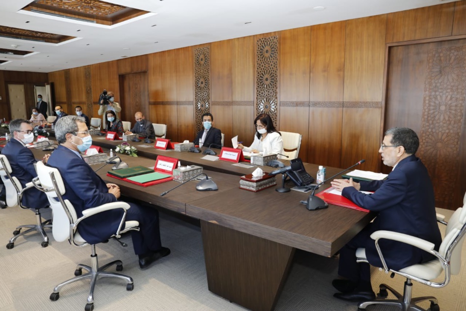 إجراءات  وقيود جديدة ومشددة تتخذها الحكومة للحد من انتشار الوباء إجراءات  وقيود جديدة ومشددة تتخذها الحكومة للحد من انتشار الوباء