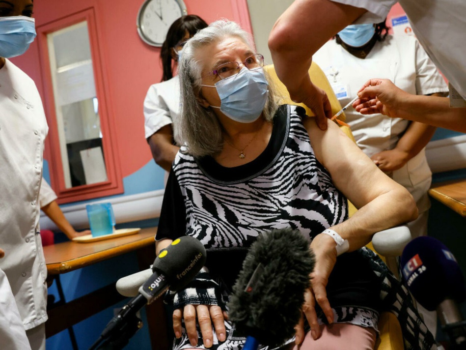 ألمانيا في طريقها لاعتماد الحقنة الثالثة في صفوف المسنين الشهر المقبل ألمانيا في طريقها لاعتماد الحقنة الثالثة في صفوف المسنين الشهر المقبل