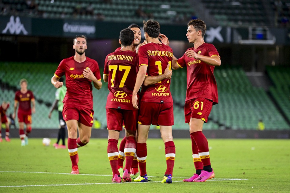 روما يكتسح الرجاء العالمي بخماسية نظيفة في ملعب الأولمبيكو روما يكتسح الرجاء العالمي بخماسية نظيفة في ملعب الأولمبيكو