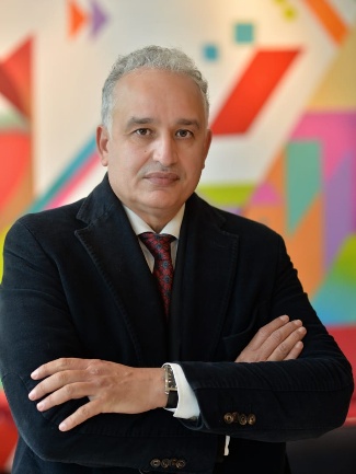 الطيب حمضي: طبيب وباحث في السياسة والنظم الصحية الطيب حمضي: طبيب وباحث في السياسة والنظم الصحية