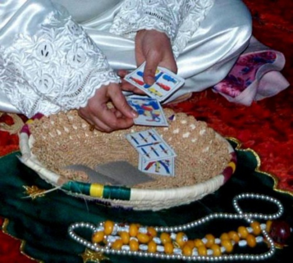 هكذا تزدهر مظاهر السحر والشعوذة في عاشوراء هكذا تزدهر مظاهر السحر والشعوذة في عاشوراء