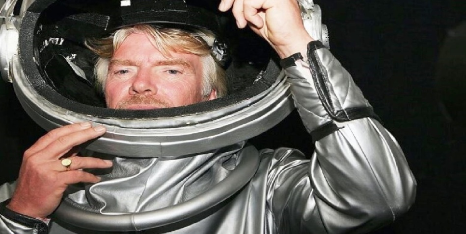 من الفضاء إلى قرى مغربية.. الملياردير الشهير برانسون في جولة سياحية بالمغرب من الفضاء إلى قرى مغربية.. الملياردير الشهير برانسون في جولة سياحية بالمغرب