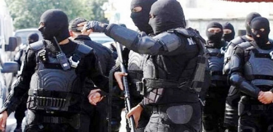 عاجل // بتنسيق أمني مغربي إسباني.. اعتقال إرهابي مشتبه به في طنجة عاجل // بتنسيق أمني مغربي إسباني.. اعتقال إرهابي مشتبه به في طنجة