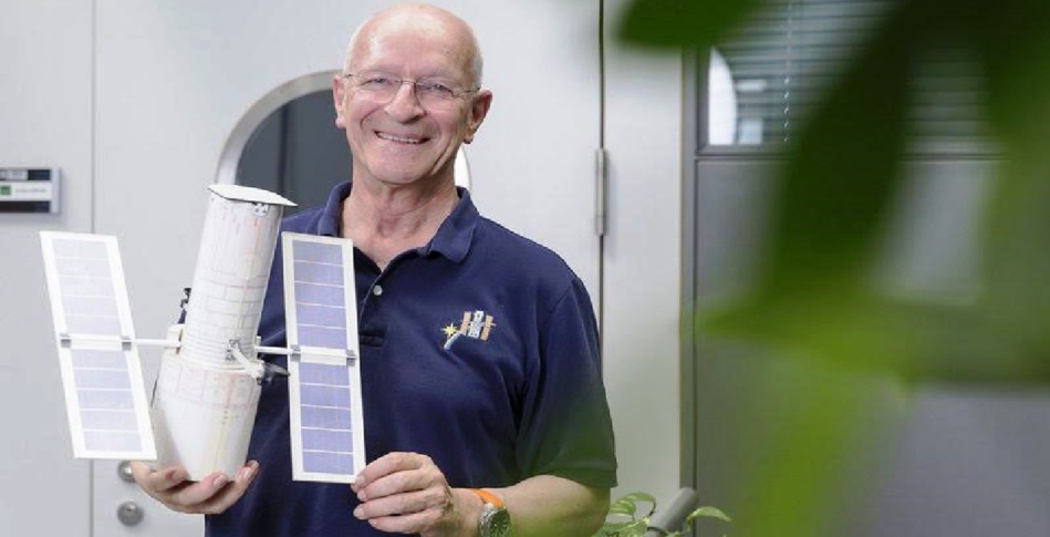 رائد فضاء ضمن وفد لاستكشاف مؤهلات صناعة الطيران بالمغرب رائد فضاء ضمن وفد لاستكشاف مؤهلات صناعة الطيران بالمغرب