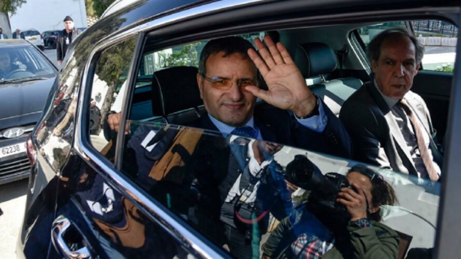 القضاء الجزائري يدين بالسجن جنرالا سابقا ترشح للرئاسيات القضاء الجزائري يدين بالسجن جنرالا سابقا ترشح للرئاسيات