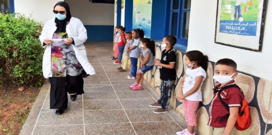 وزارة التعليم تحسم في نمط التدريس وتقيد المؤسسات بجملة من الشروط وخبير في اللجنة العلمية يحذر من التسبب في بؤرة وبائية وزارة التعليم تحسم في نمط التدريس وتقيد المؤسسات بجملة من الشروط وخبير في اللجنة العلمية يحذر من التسبب في بؤرة وبائية