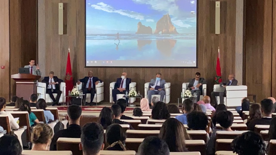 لقاءات تواصلية مع طلبة سلك البكالوريوس برسم الدخول الجامعي الجديد لقاءات تواصلية مع طلبة سلك البكالوريوس برسم الدخول الجامعي الجديد