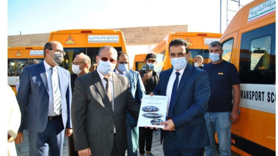 توزيع 23 حافلة للنقل المدرسي من طرف عامل إقليم العرائش بحضور رؤساء الجماعات