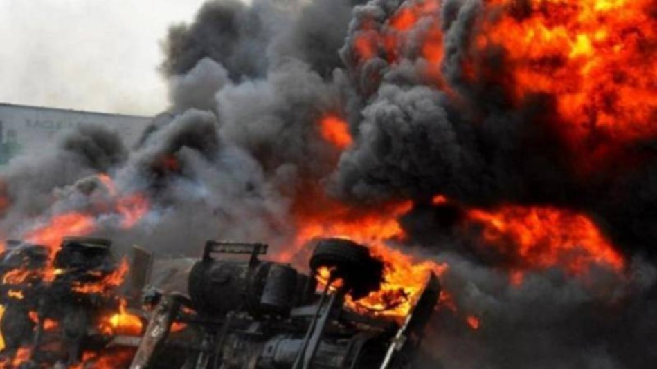 قتيل في انفجار بالعاصمة الأوغندية والرئيس يعتبره "عملا إرهابيا" قتيل في انفجار بالعاصمة الأوغندية والرئيس يعتبره "عملا إرهابيا"