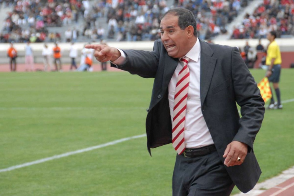 الزاكي يعود إلى الجزائر لتدريب شبيبة القبائل الزاكي يعود إلى الجزائر لتدريب شبيبة القبائل