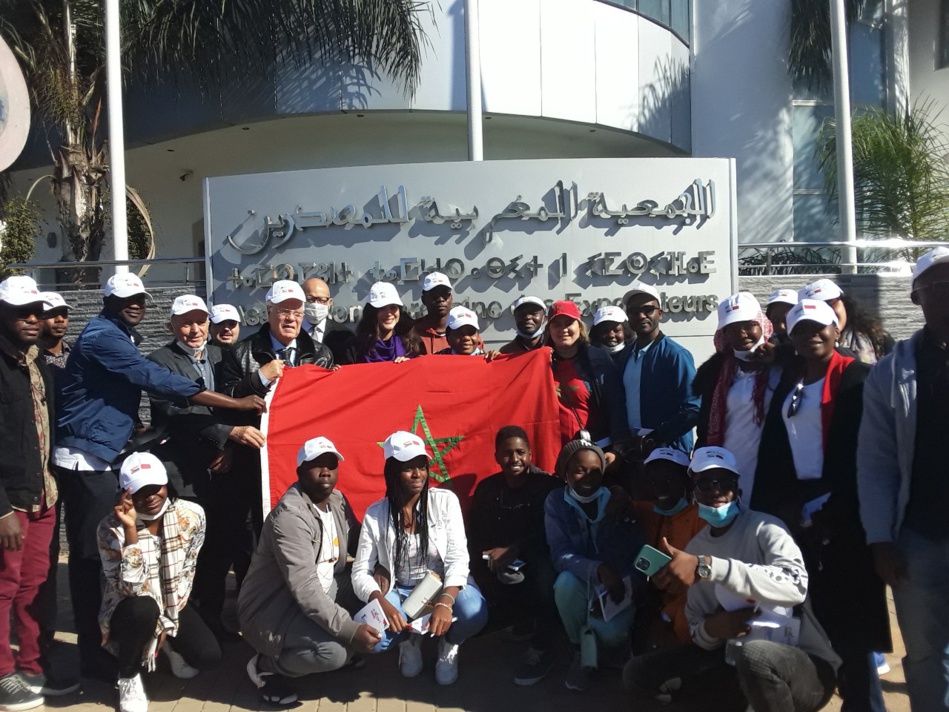 حسن السنتيسي يشرف على انطلاقة قافلة صوب الأقاليم الجنوبية للمملكة تأكيدا على "مغربية الصحراء" حسن السنتيسي يشرف على انطلاقة قافلة صوب الأقاليم الجنوبية للمملكة تأكيدا على "مغربية الصحراء"