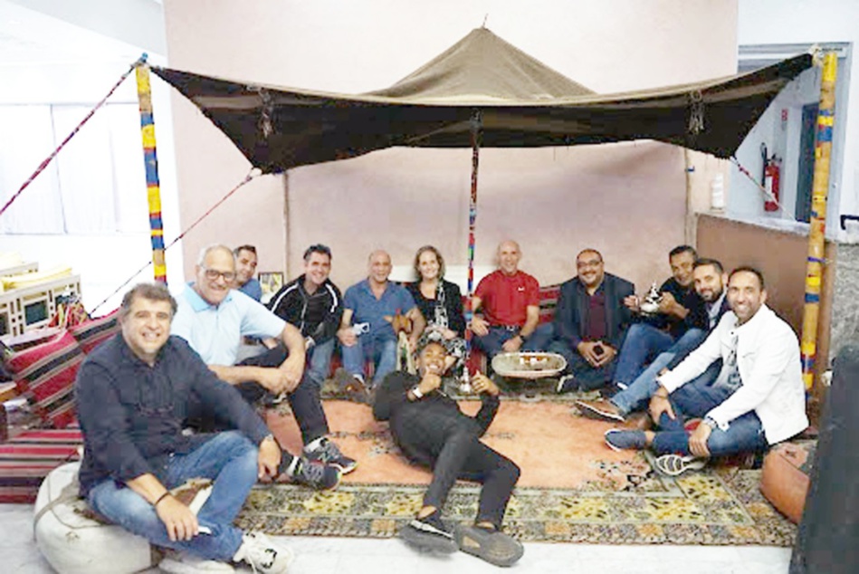 رياضيون ومستثمرون وأكاديميون أمريكيون يوقعون شراكات هامة في مدينة العيون رياضيون ومستثمرون وأكاديميون أمريكيون يوقعون شراكات هامة في مدينة العيون