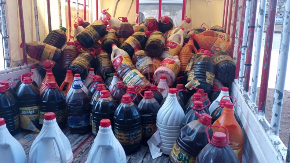 حجز 5 أطنان من الزيوت المسمومة بالعرائش كانت موجهة إلى الدار البيضاء حجز 5 أطنان من الزيوت المسمومة بالعرائش كانت موجهة إلى الدار البيضاء