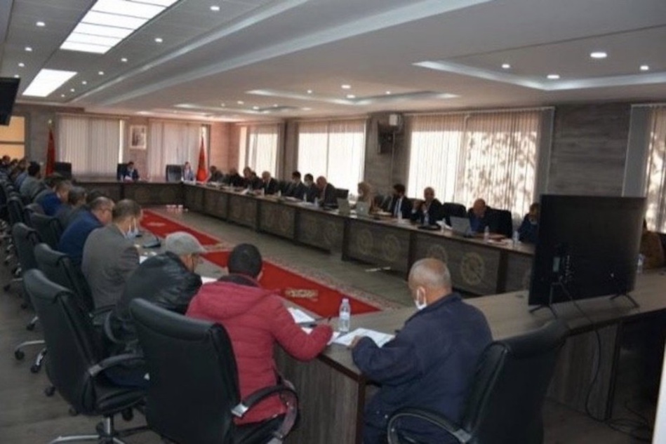 المصادقة على 40 مشروعا بأزيد من 3.9 مليون درهم بأزيلال المصادقة على 40 مشروعا بأزيد من 3.9 مليون درهم بأزيلال