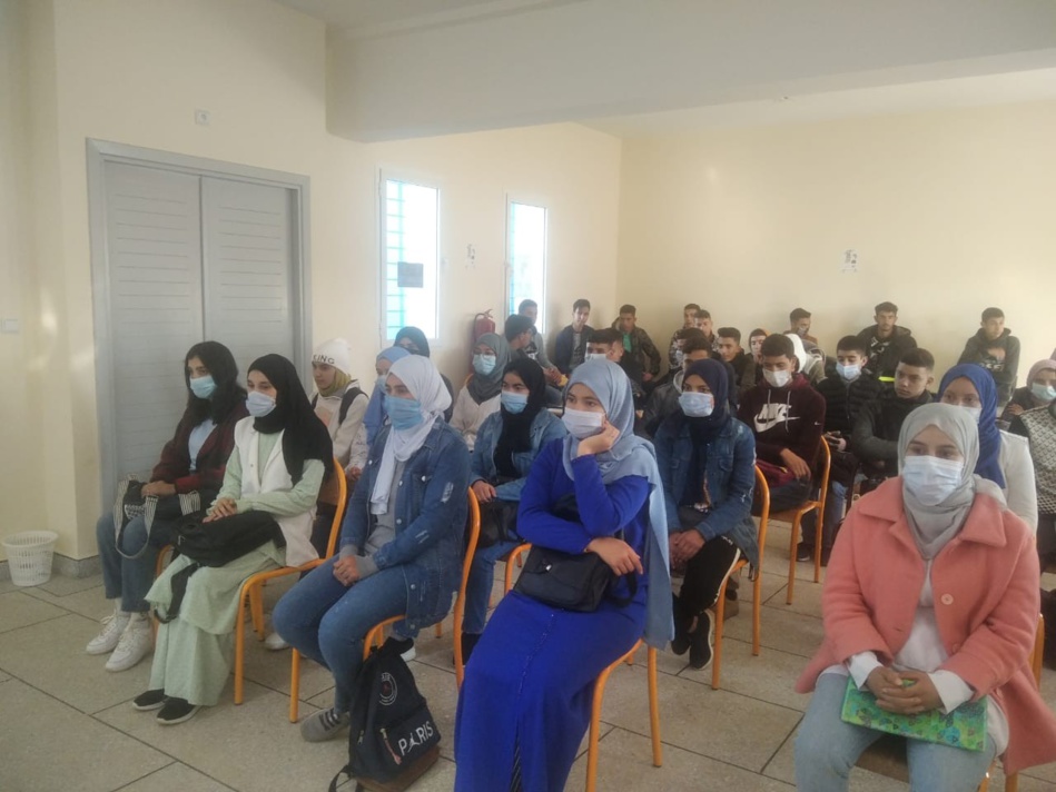 وزان : ثانوية عين بيضاء تحتفي باليوم العالمي للغة العربية وزان : ثانوية عين بيضاء تحتفي باليوم العالمي للغة العربية