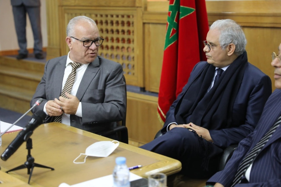 وزير التجهيز و الماء يستعرض أهم المشاريع الكبرى للوزارة بإقليم الحسيمة وزير التجهيز و الماء يستعرض أهم المشاريع الكبرى للوزارة بإقليم الحسيمة