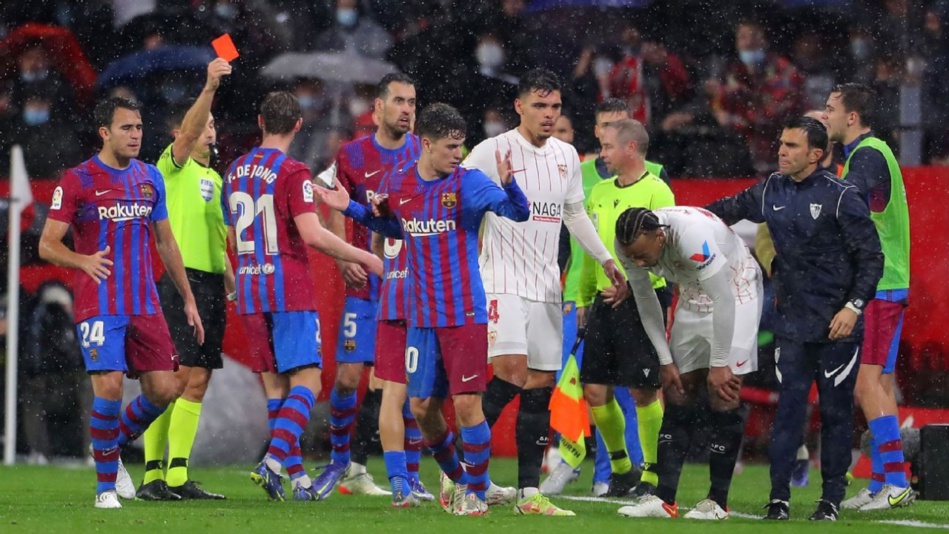 برشلونة يمنح الريال هدية ثمينة بتعادله مع إشبيلية برشلونة يمنح الريال هدية ثمينة بتعادله مع إشبيلية