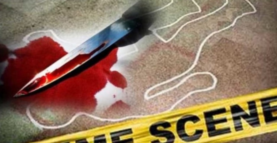 مفجع: مدير وكالة بنكية بطنجة يذبح نفسه من الوريد إلى الوريد مفجع: مدير وكالة بنكية بطنجة يذبح نفسه من الوريد إلى الوريد