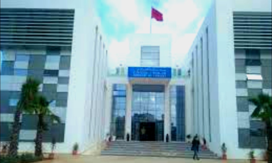 سلطات العرائش تصُمّ الآذان ونقابيون يتوَعّدون بالتصعيد سلطات العرائش تصُمّ الآذان ونقابيون يتوَعّدون بالتصعيد