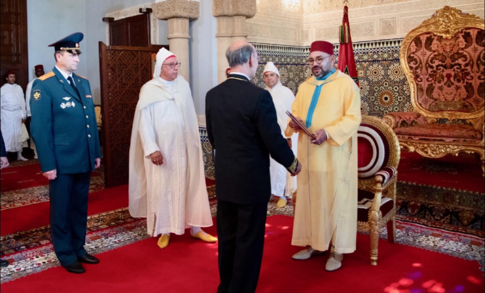 الملك يستقبل مجموعة من السفراء المعتمدين بالرباط الملك يستقبل مجموعة من السفراء المعتمدين بالرباط