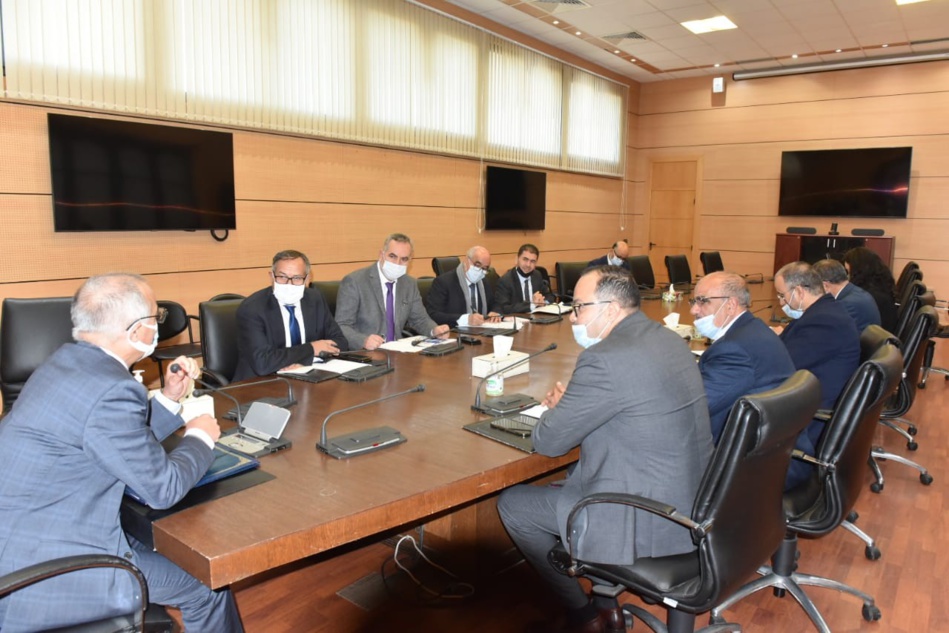 برلمانيو إقليم تاونات يناقشون قضايا التعليم مع وزير التربية الوطنية برلمانيو إقليم تاونات يناقشون قضايا التعليم مع وزير التربية الوطنية