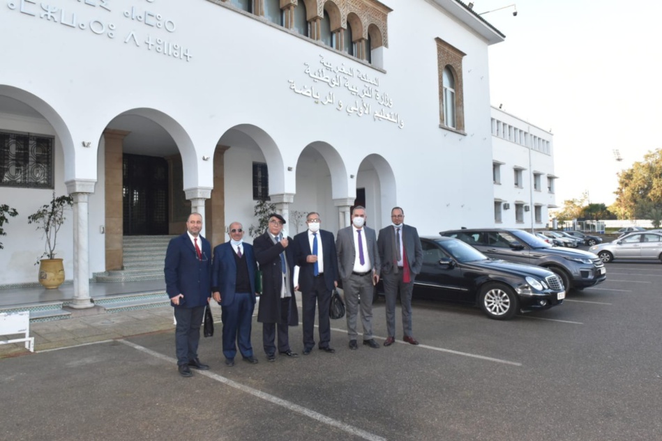 برلمانيو إقليم تاونات يناقشون قضايا التعليم مع وزير التربية الوطنية برلمانيو إقليم تاونات يناقشون قضايا التعليم مع وزير التربية الوطنية