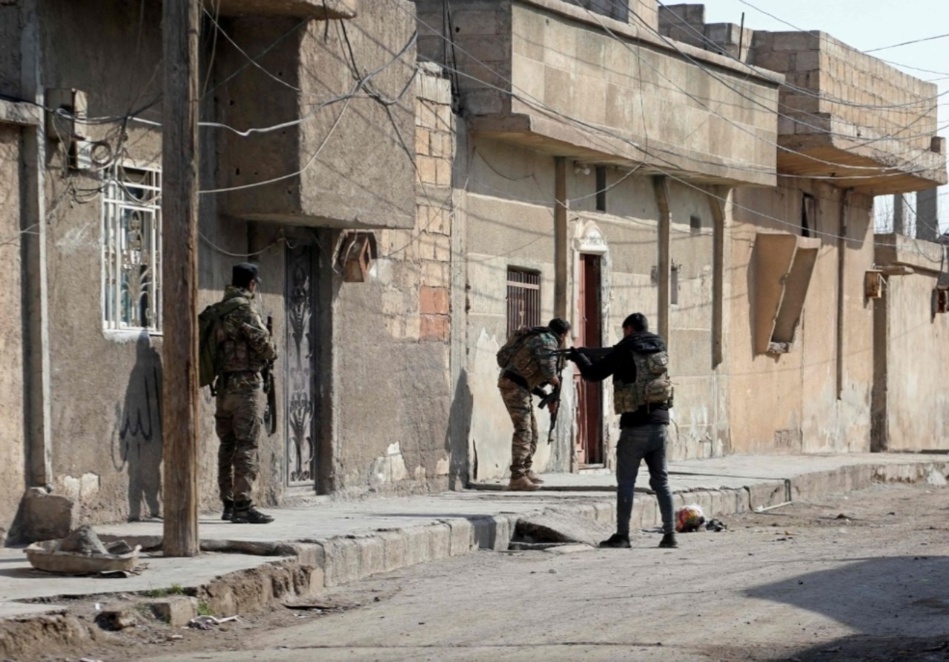 ارتفاع عدد القتلى في اشتبكات تنظيم الدولة والقوات الكردية بسوريا