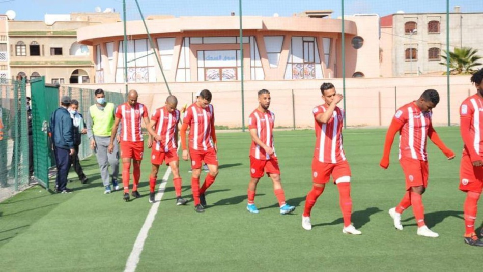 المغرب التطواني يؤزم وضعية جمعية سلا وتواركة يرضخ للتعادل أمام شباب بنجرير المغرب التطواني يؤزم وضعية جمعية سلا وتواركة يرضخ للتعادل أمام شباب بنجرير