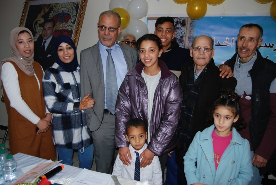 قدماء تلاميذ مدرسة دار الحداد ينظمون حفل تكريم للأستاذ عبد الرحمان سفيان قدماء تلاميذ مدرسة دار الحداد ينظمون حفل تكريم للأستاذ عبد الرحمان سفيان