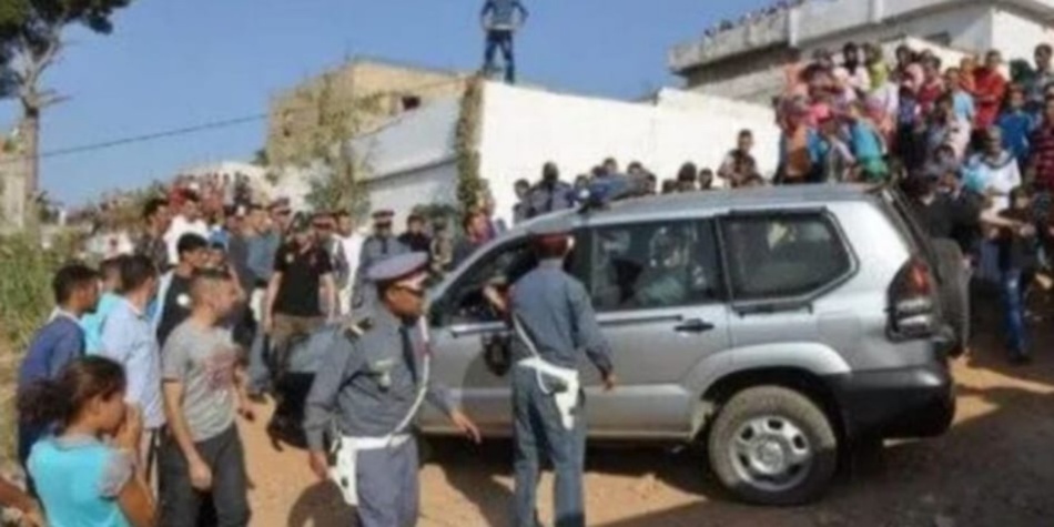 زوج يقدم على بتر يد زوجته بسبب الشك في العرائش زوج يقدم على بتر يد زوجته بسبب الشك في العرائش