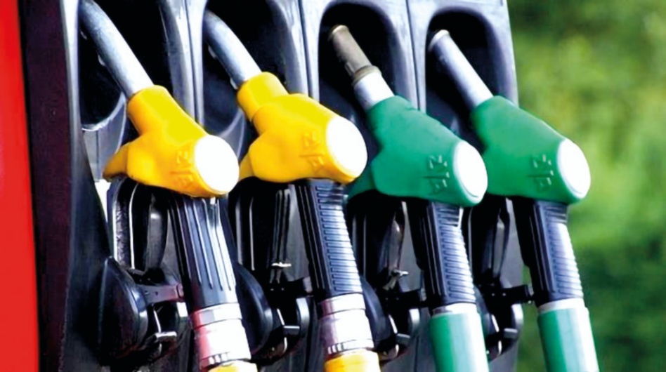 الكازوال والبنزين يسجلان سعرا قياسيا جديدا الكازوال والبنزين يسجلان سعرا قياسيا جديدا