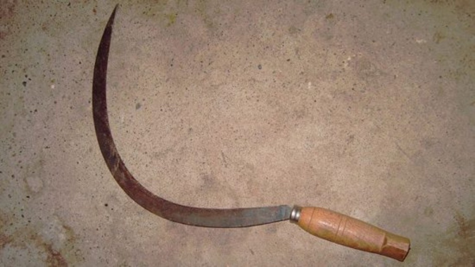 طعنات من "منجل" تودي بحياة أربعيني ضواحي شيشاوة طعنات من "منجل" تودي بحياة أربعيني ضواحي شيشاوة