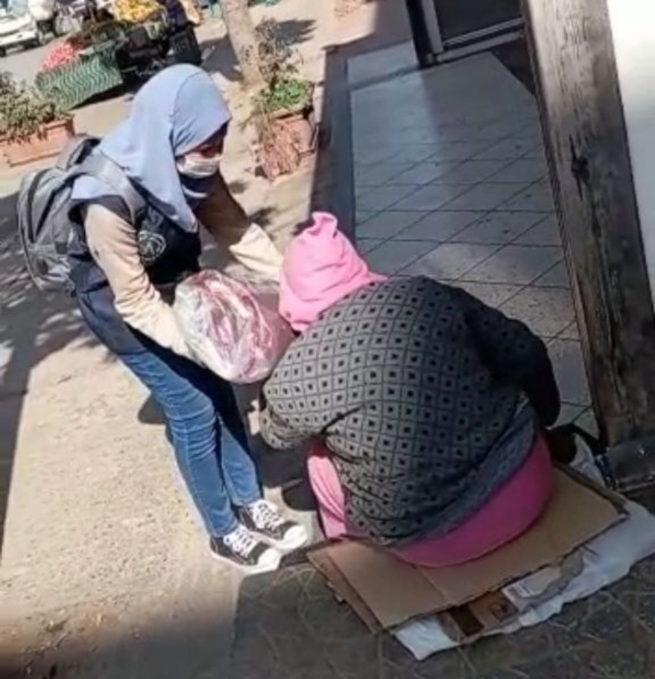 "أياد دافئة" حملة لتخفيف معاناة الأشخاص بدون مأوى "أياد دافئة" حملة لتخفيف معاناة الأشخاص بدون مأوى