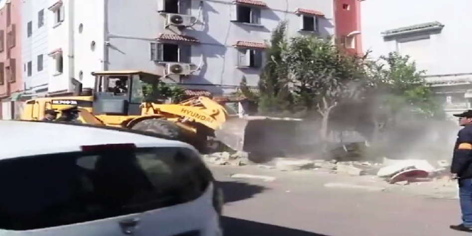 تنفيذ أكبر عملية بالدار البيضاء لتحرير الملك العام تنفيذ أكبر عملية بالدار البيضاء لتحرير الملك العام