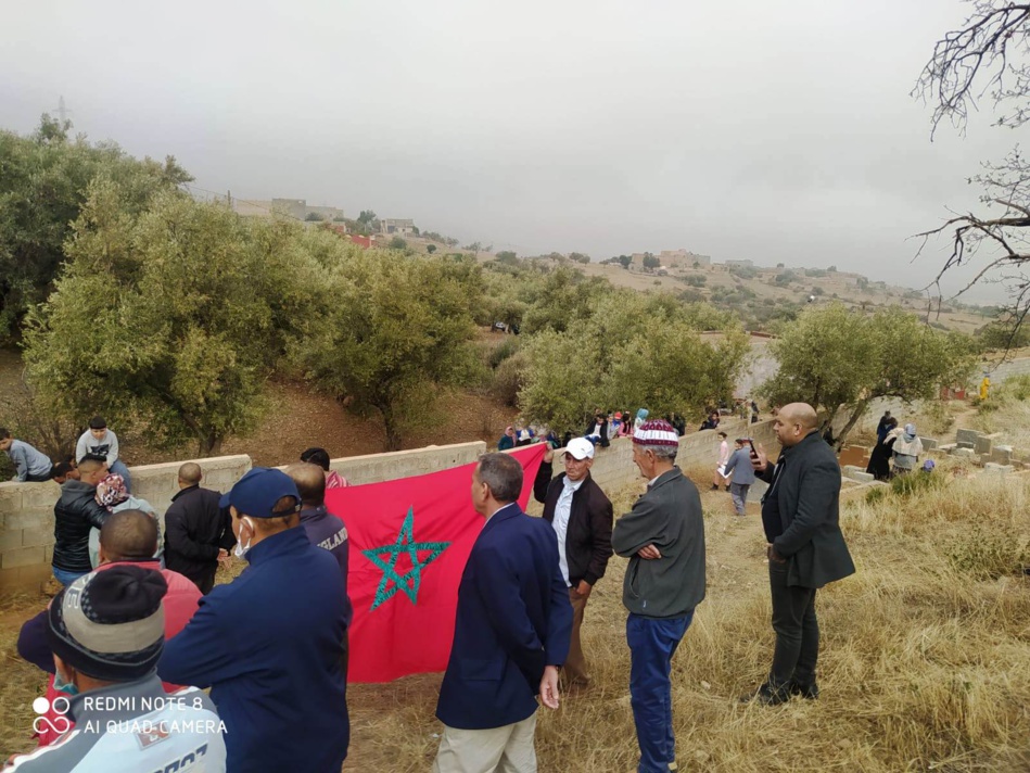 بدموع الحسرة.. بني عياط بأزيلال تودع الطفلة خولة وفعاليات تطالب بأقصى العقوبات في حق الجاني بدموع الحسرة.. بني عياط بأزيلال تودع الطفلة خولة وفعاليات تطالب بأقصى العقوبات في حق الجاني